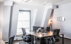 Birchin Court office redesigned work desk